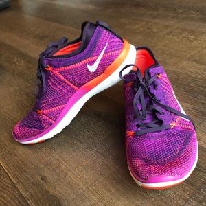 NIKE FREE TR FLYNIT